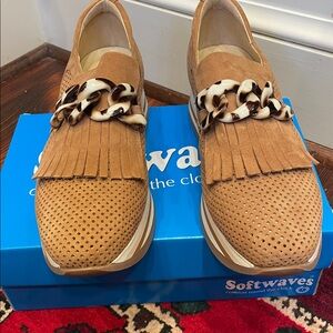 NEW Softwaves Cadie Sneakers.  color cognac.